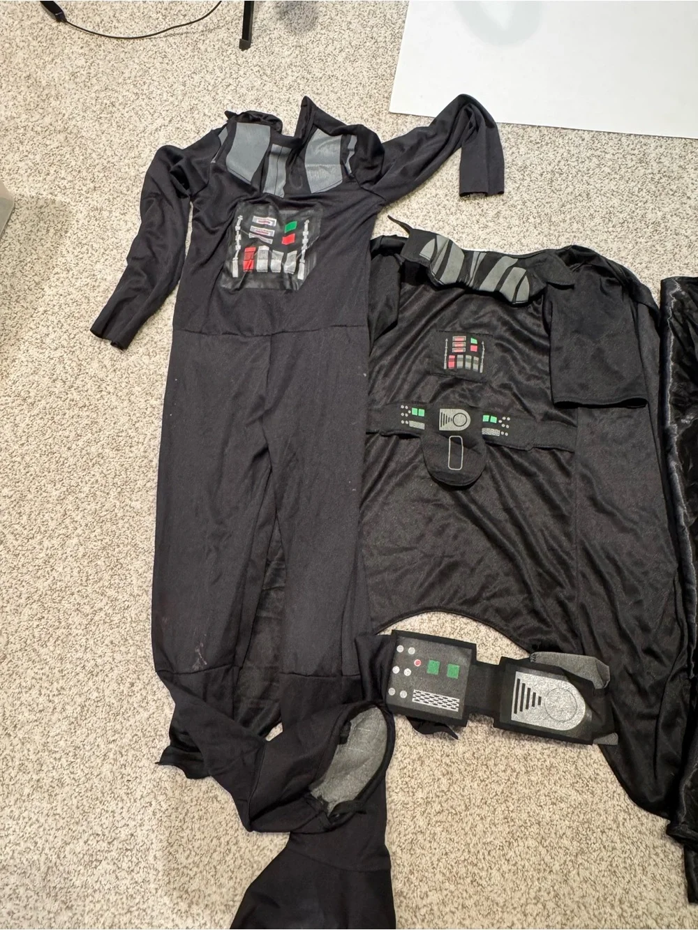 Star Wars Darth Vader Halloween Costume Set with Mask - Size Large